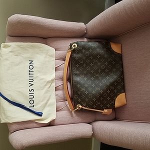 Ladies Louis Vuitto bag